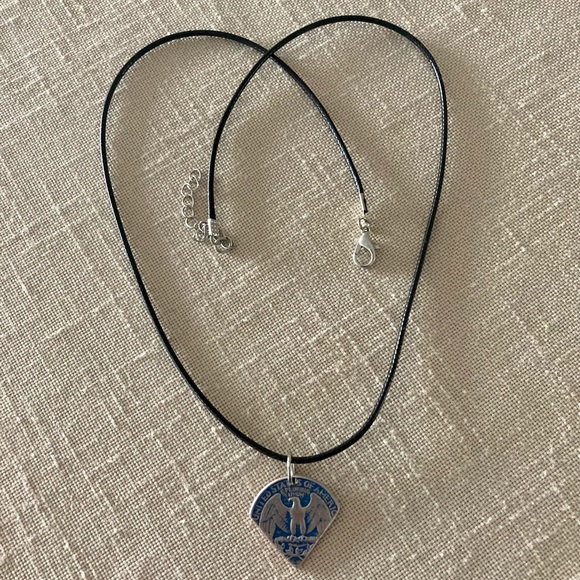 ARTISAN American Eagle Quarter Pendant Necklace Blue - Picture 3 of 3